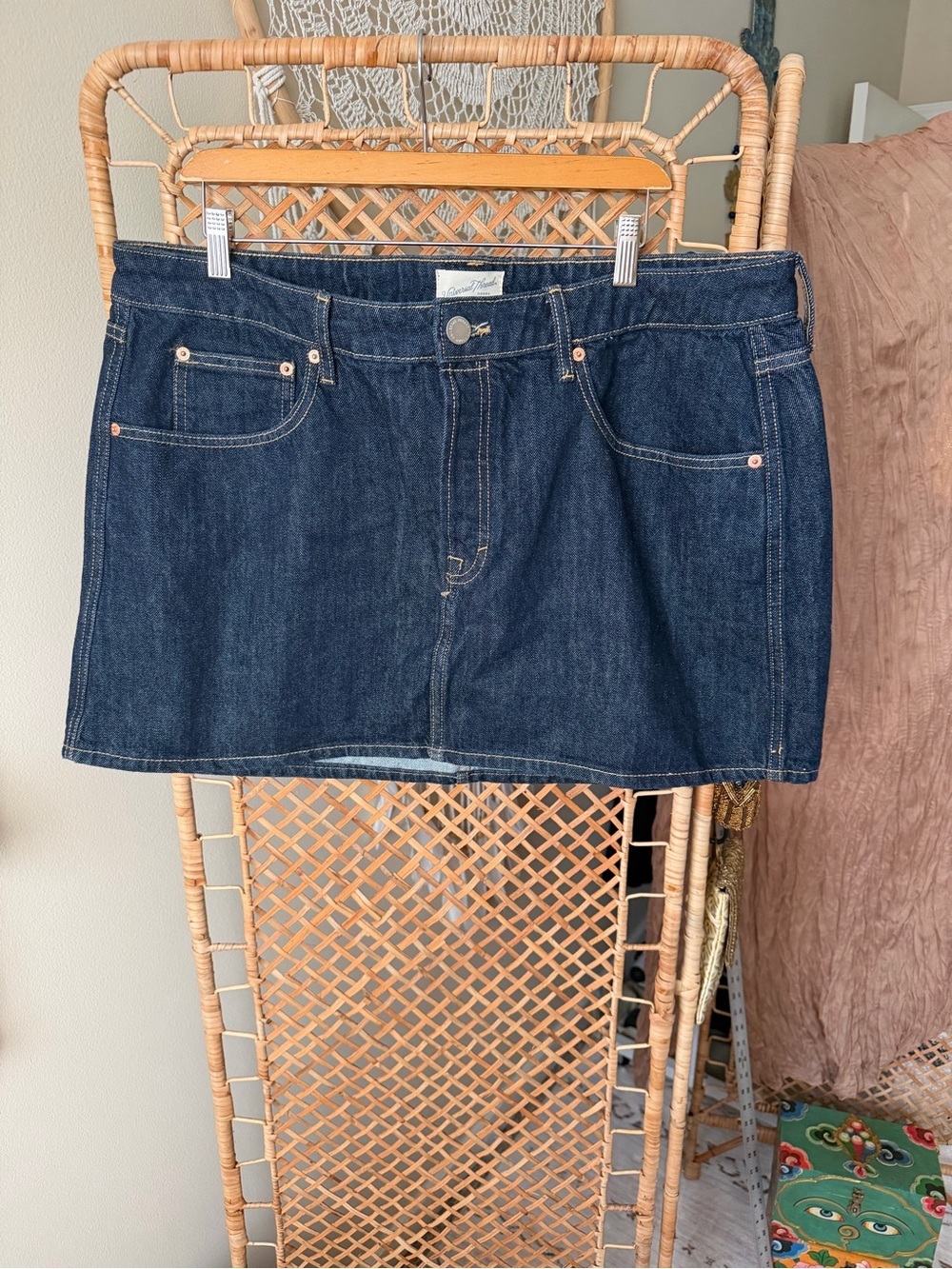 Universal Thread Dark Blue Denim Mini Skirt Juniors size 17